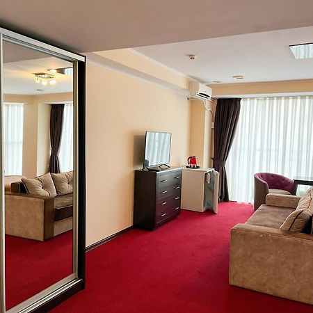 Mark Plaza Hotel Mykolaïv Esterno foto