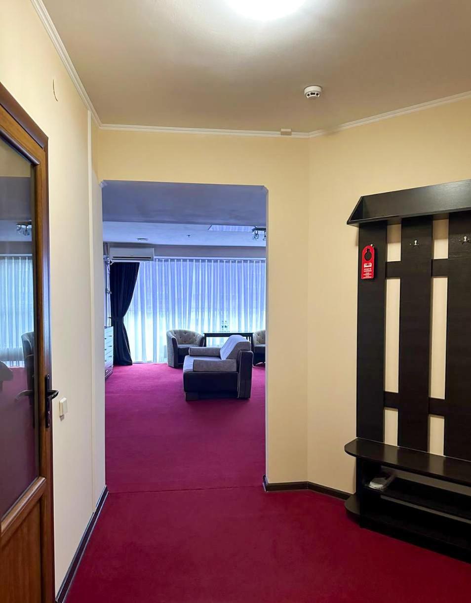 Mark Plaza Hotel Mykolaïv Esterno foto