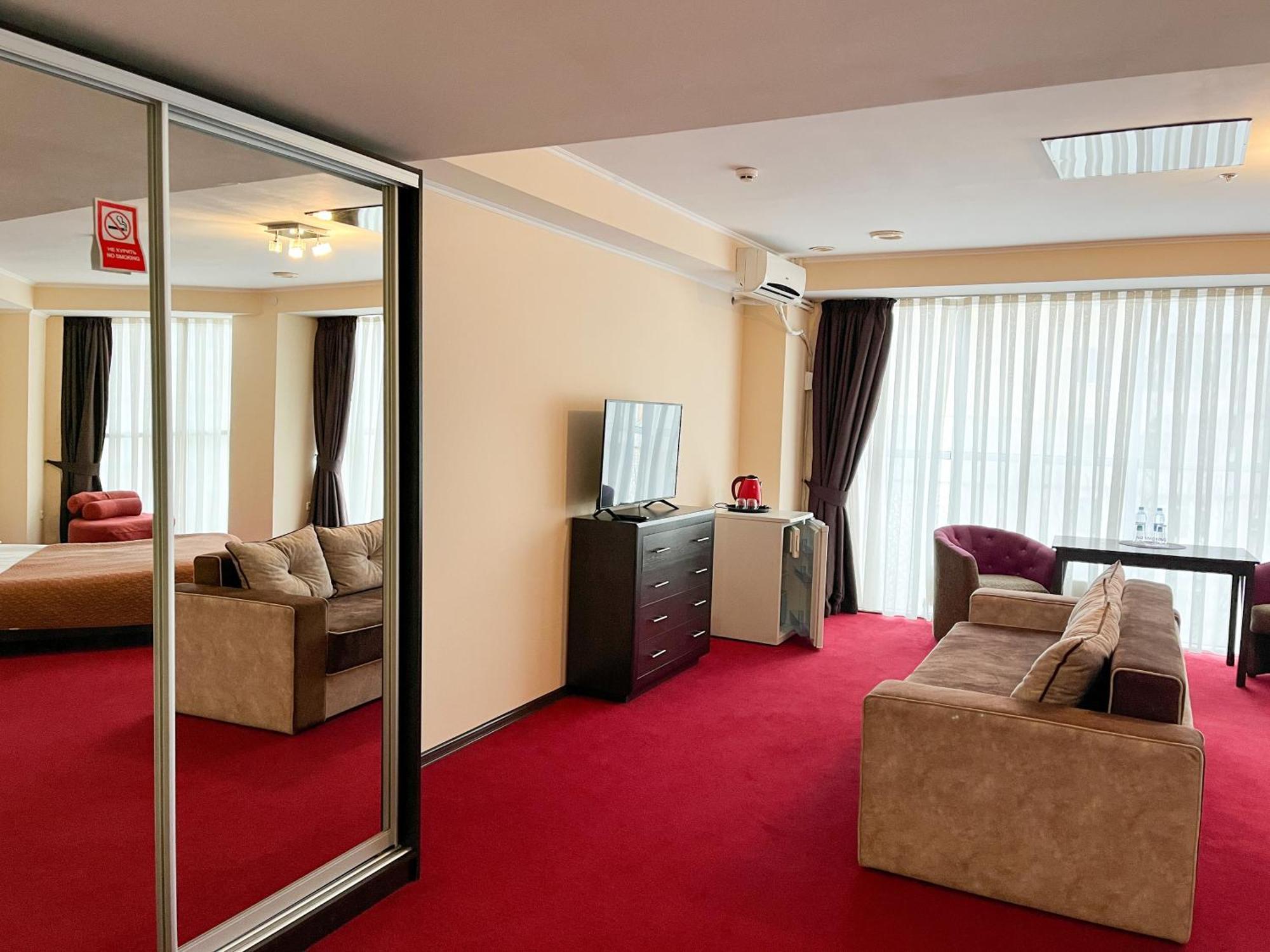 Mark Plaza Hotel Mykolaïv Esterno foto