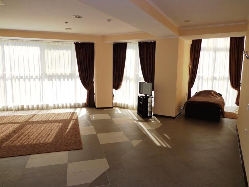 Mark Plaza Hotel Mykolaïv Esterno foto