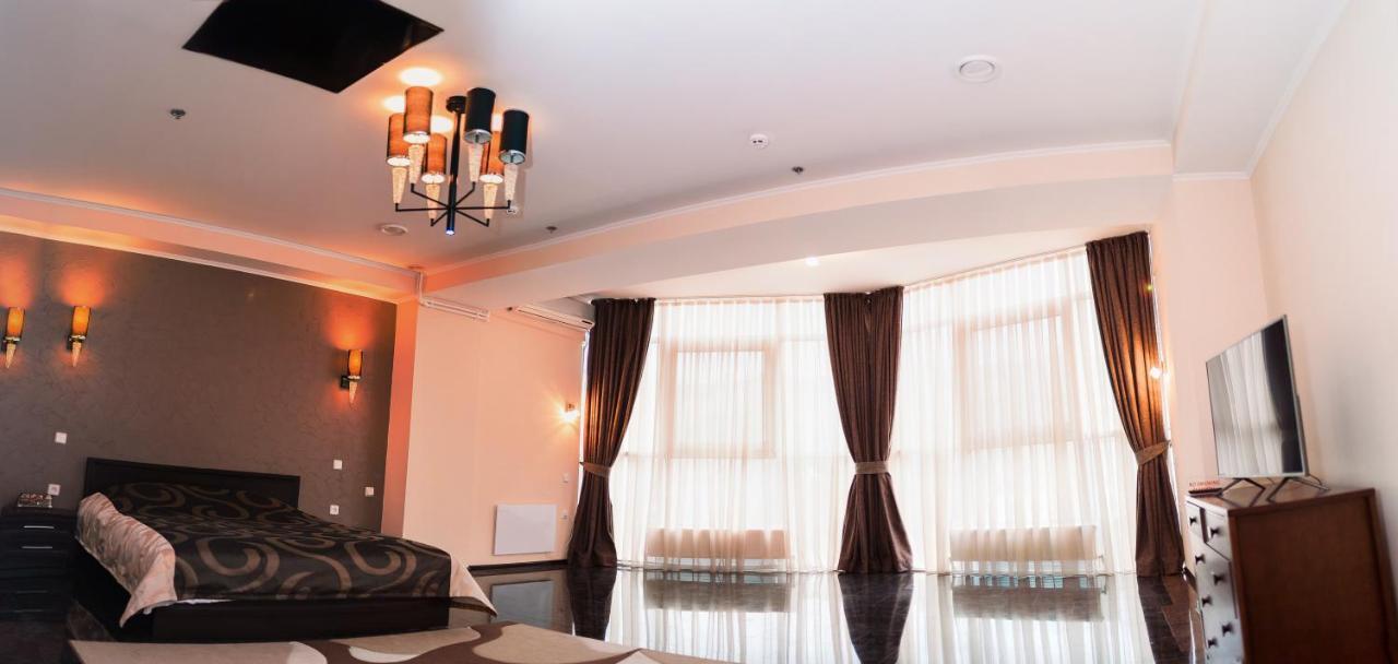 Mark Plaza Hotel Mykolaïv Esterno foto