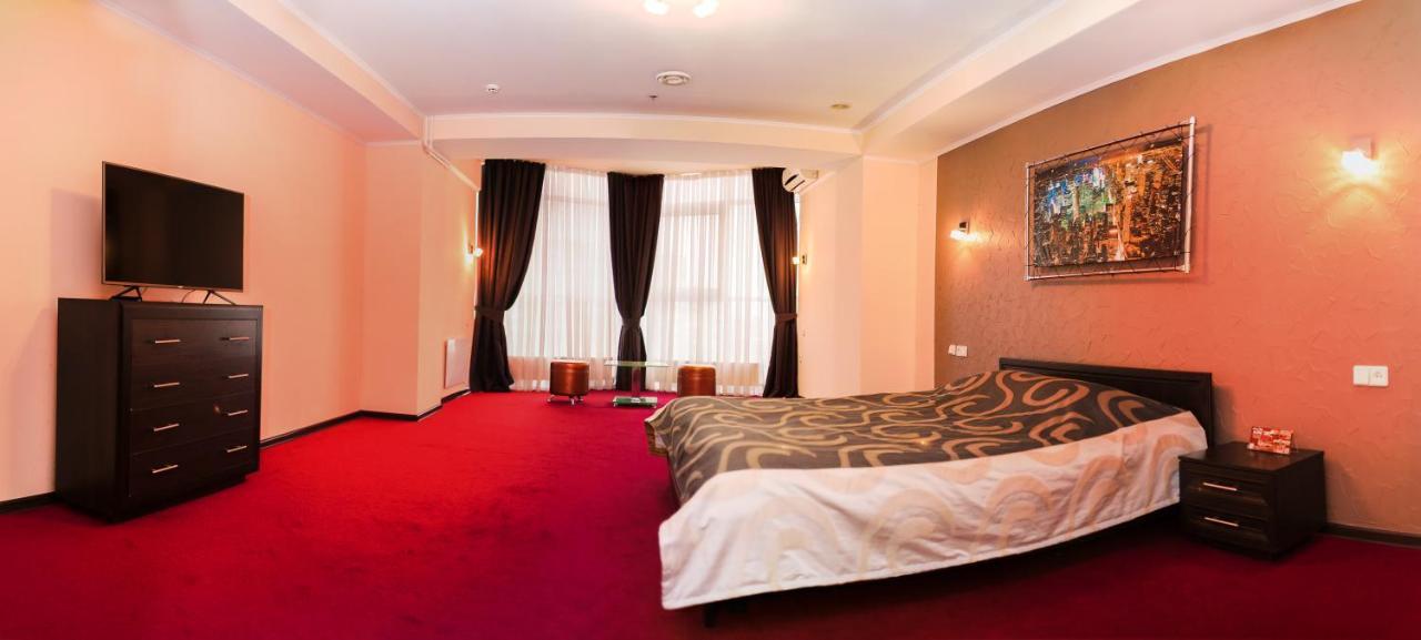 Mark Plaza Hotel Mykolaïv Esterno foto